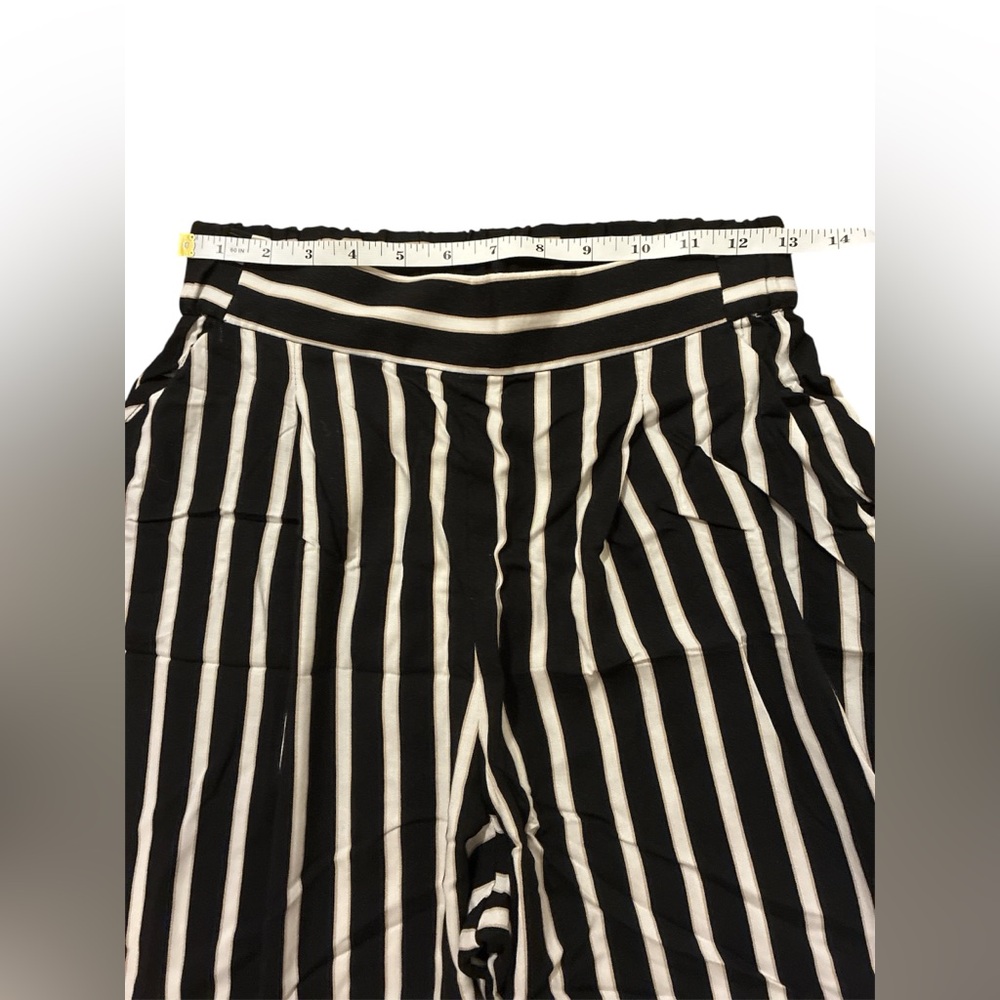 H&M Women’s Black and White Striped Pants. 100% Viscose. Size 6. - Picture 7 of 11